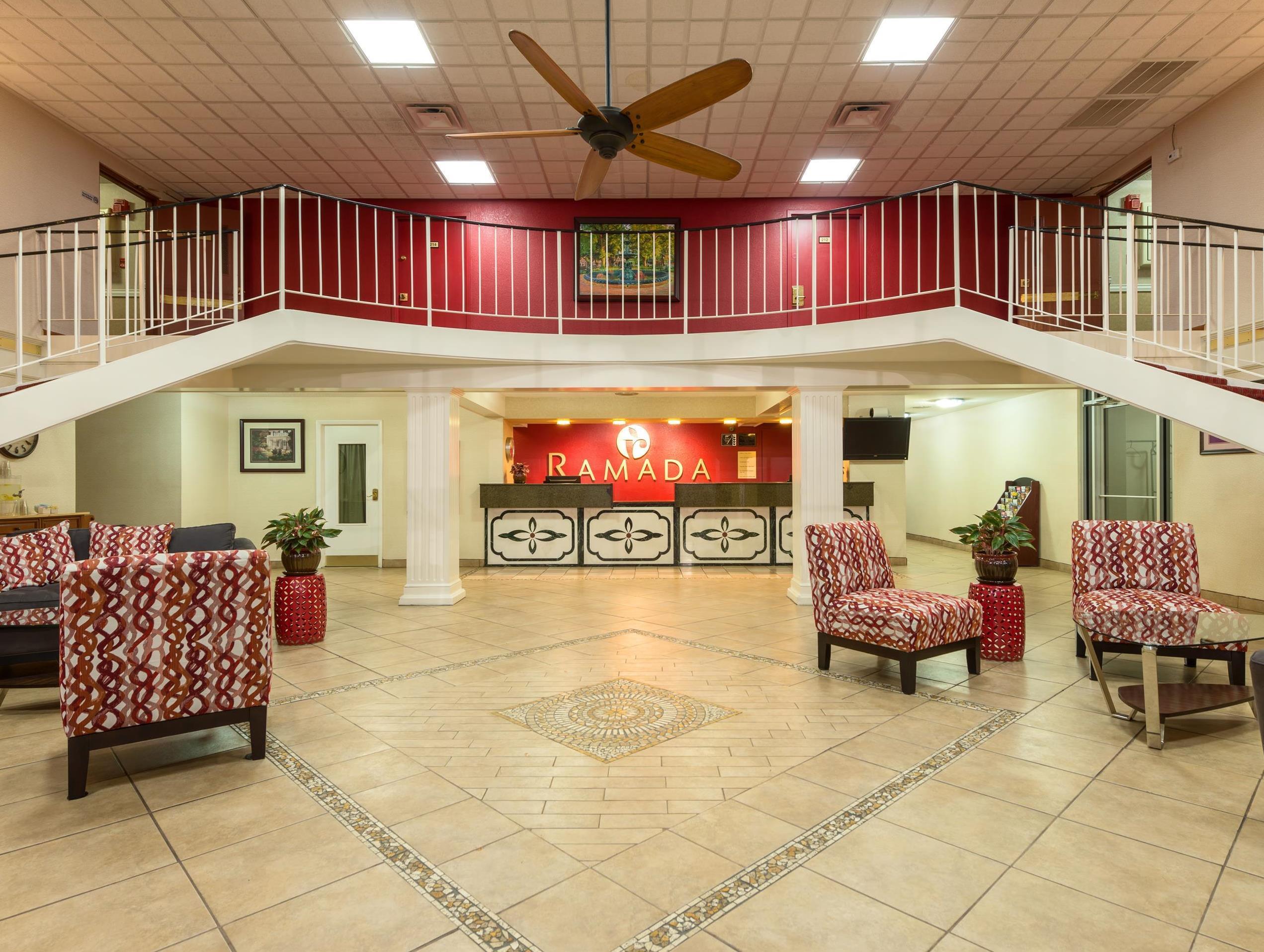 Ramada By Wyndham Bowling Green Buitenkant foto