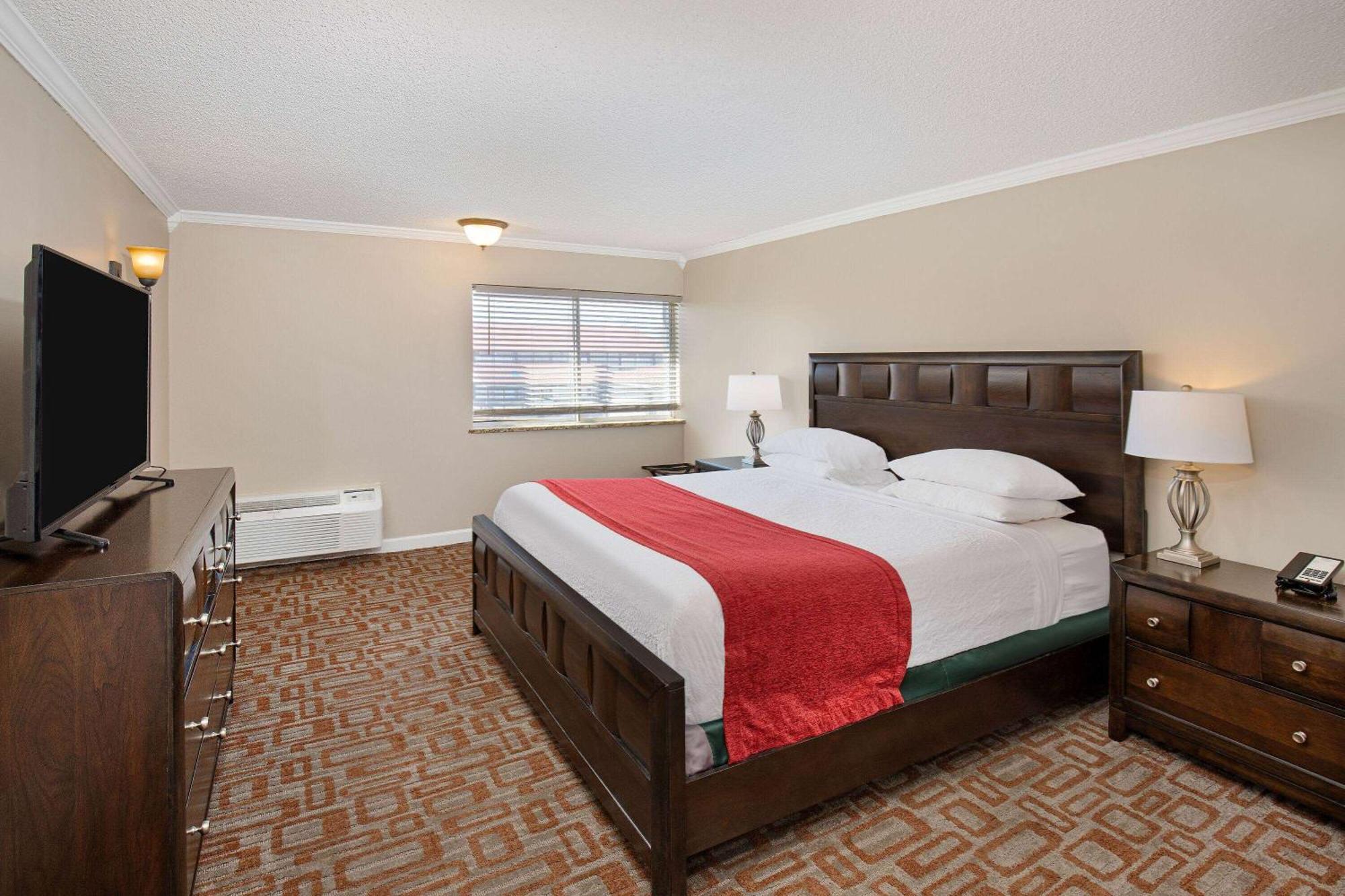 Ramada By Wyndham Bowling Green Buitenkant foto