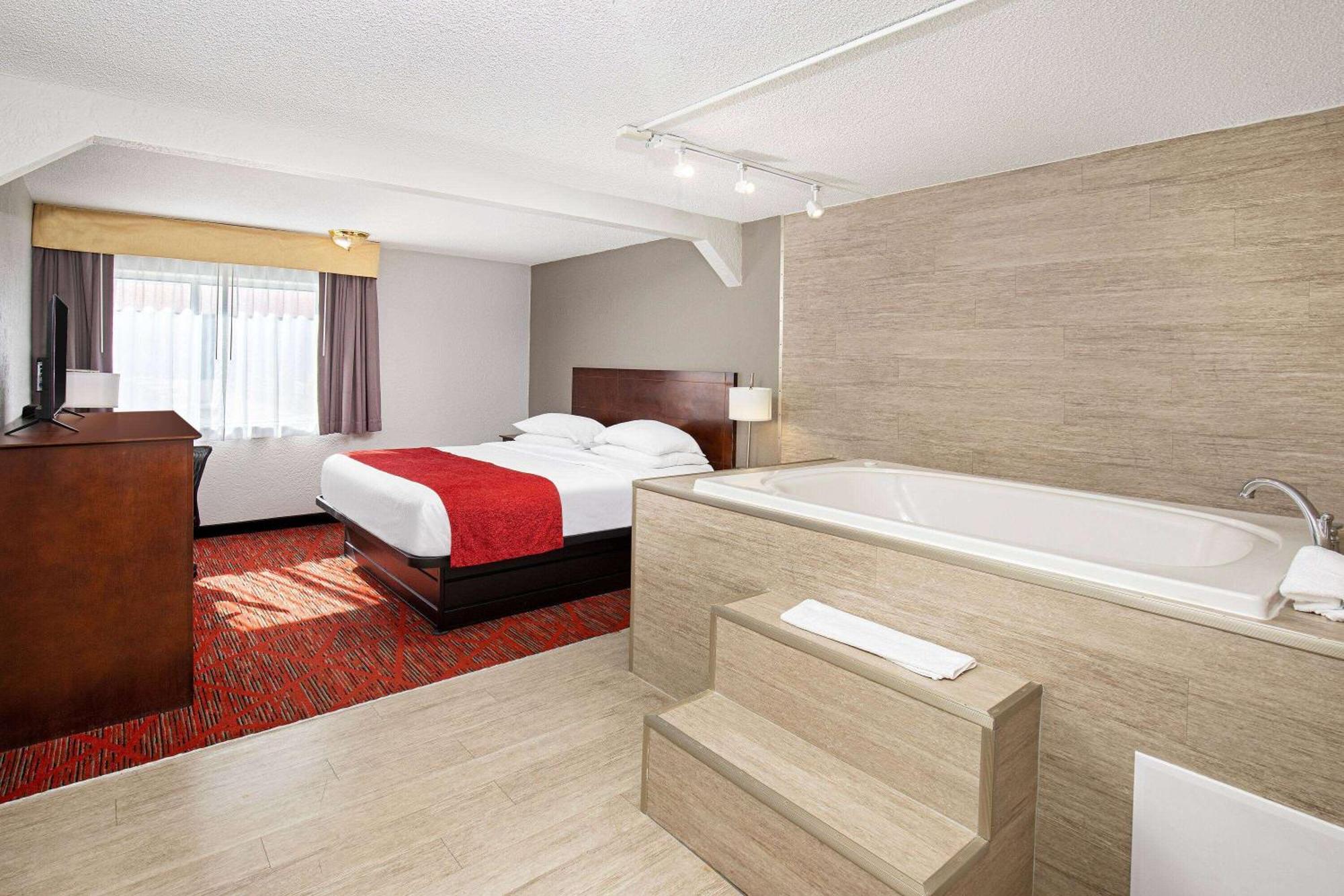 Ramada By Wyndham Bowling Green Buitenkant foto