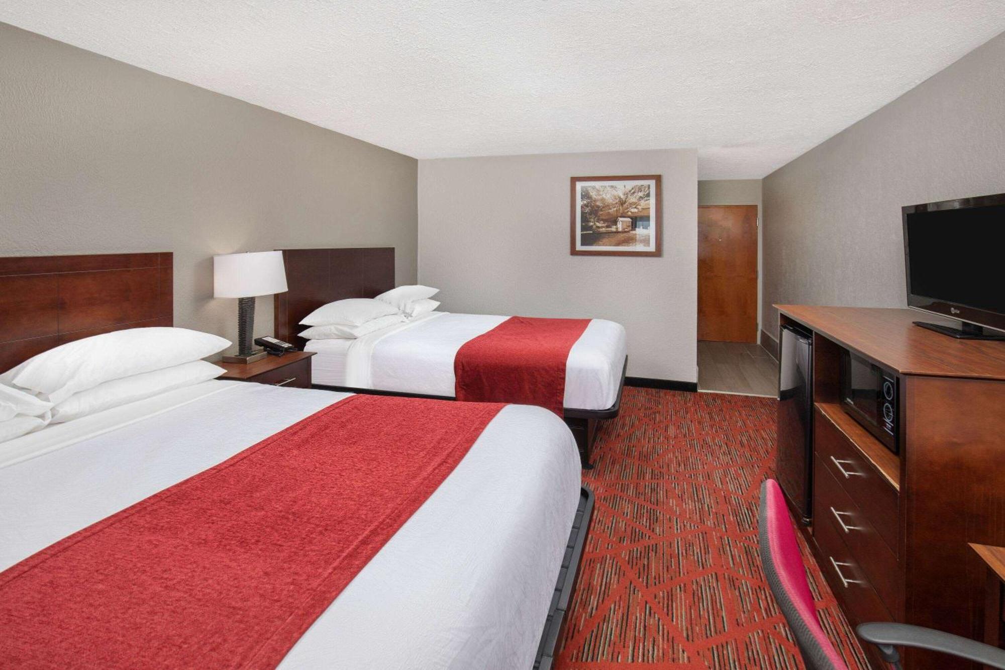Ramada By Wyndham Bowling Green Buitenkant foto