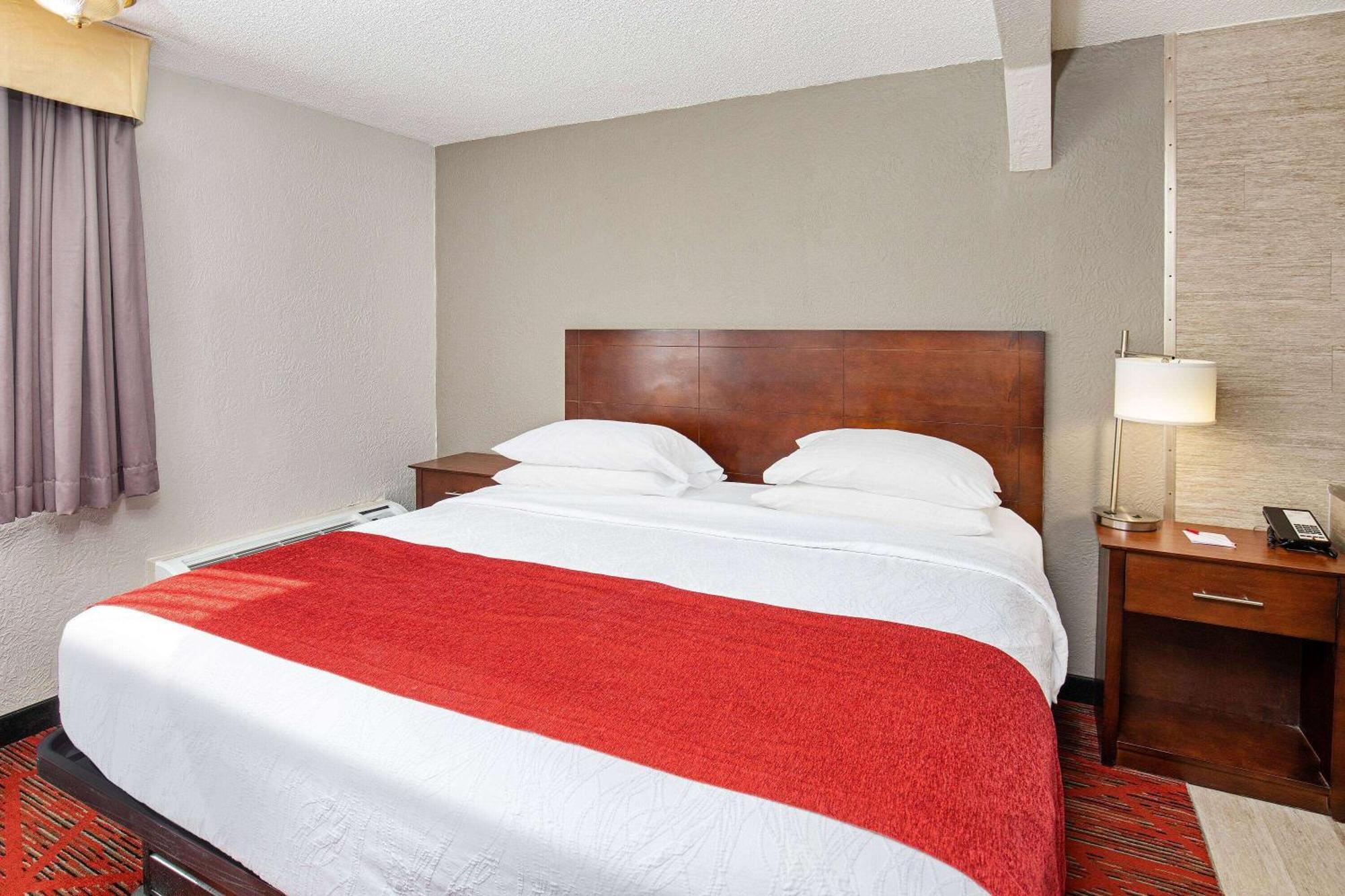 Ramada By Wyndham Bowling Green Buitenkant foto