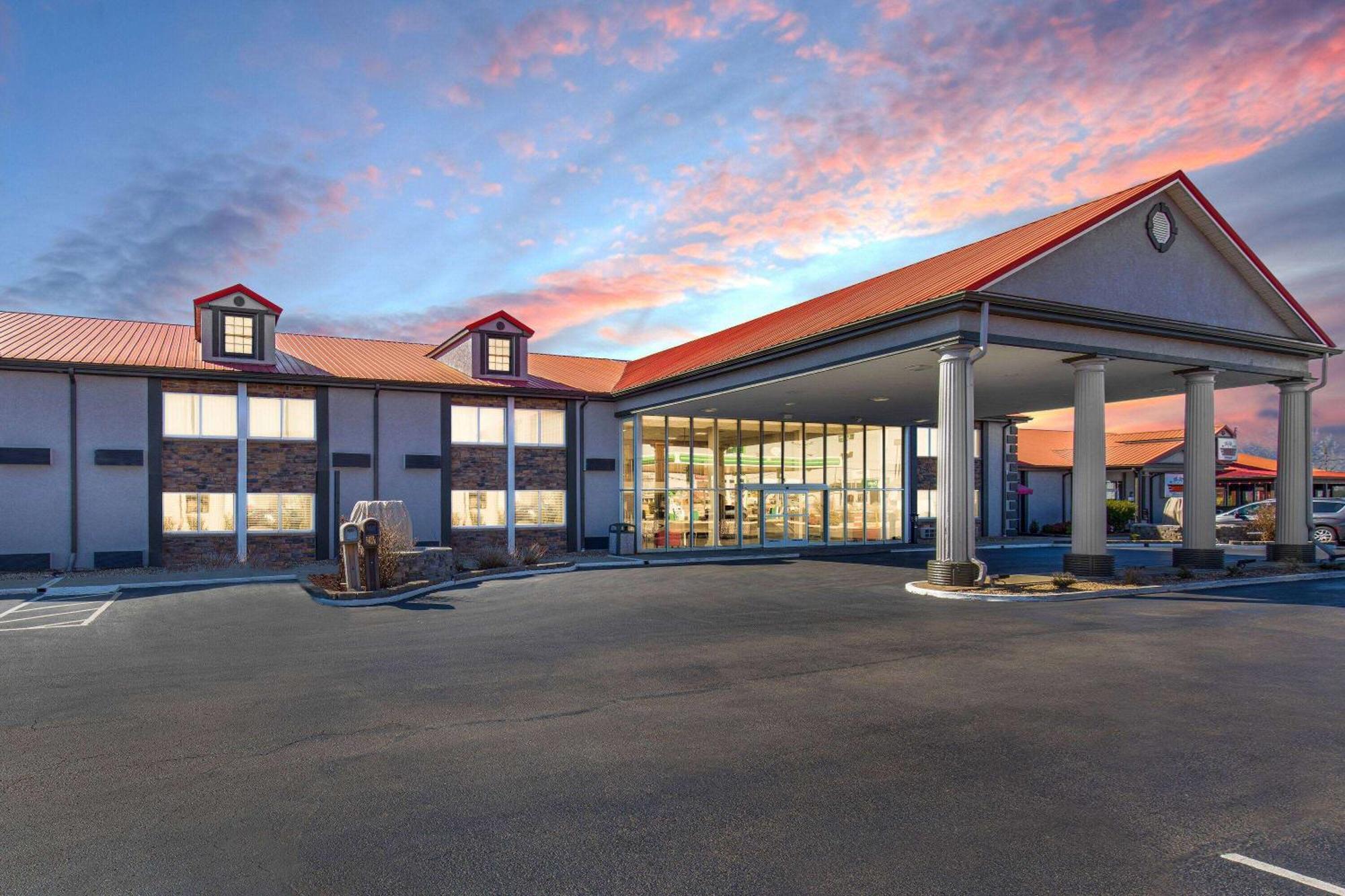 Ramada By Wyndham Bowling Green Buitenkant foto