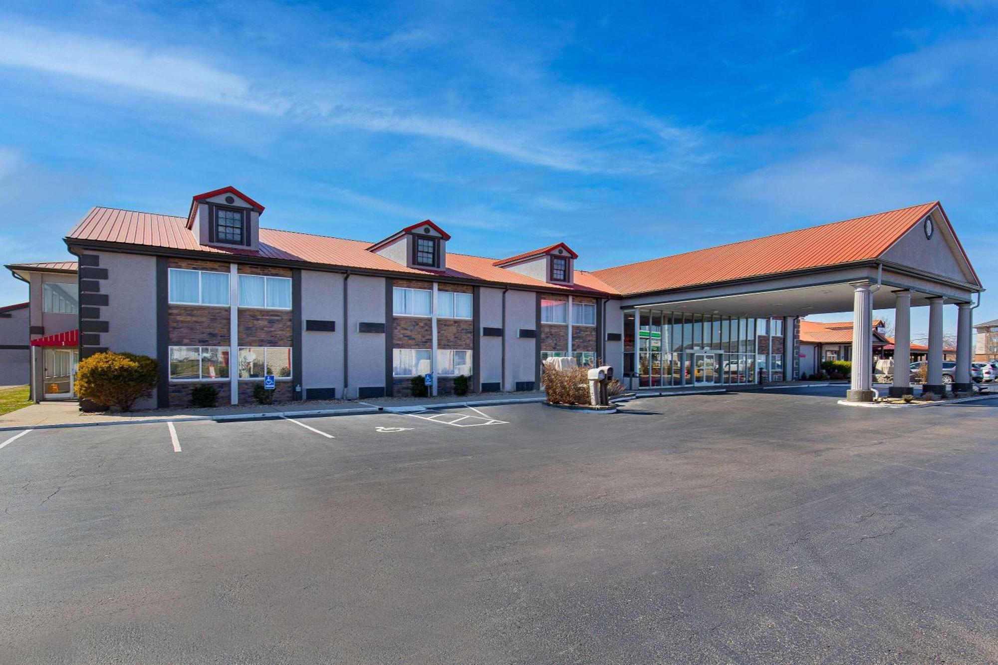 Ramada By Wyndham Bowling Green Buitenkant foto